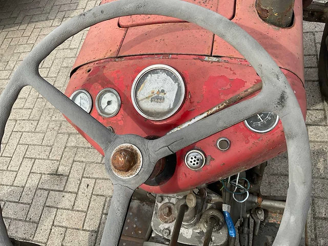 Massey ferguson 35 tweewielaangedreven landbouwtractor - afbeelding 13 van  20