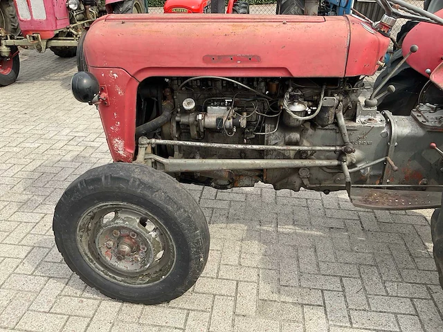 Massey ferguson 35 tweewielaangedreven landbouwtractor - afbeelding 20 van  20
