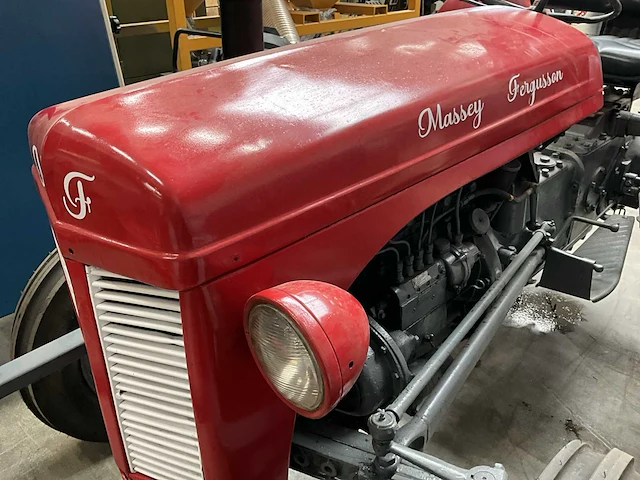 Massey ferguson oldtimer tractor - afbeelding 4 van  24