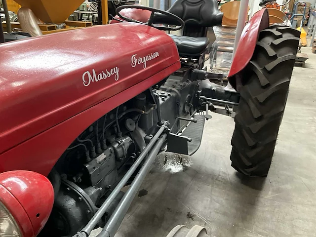 Massey ferguson oldtimer tractor - afbeelding 5 van  24