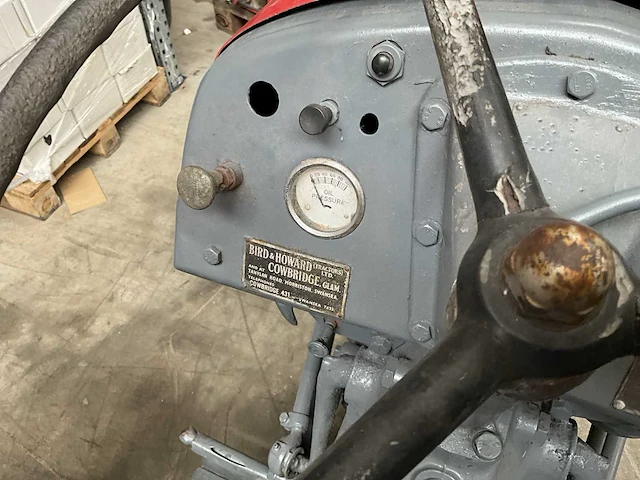 Massey ferguson oldtimer tractor - afbeelding 13 van  24