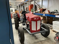 Massey ferguson oldtimer tractor - afbeelding 12 van  24