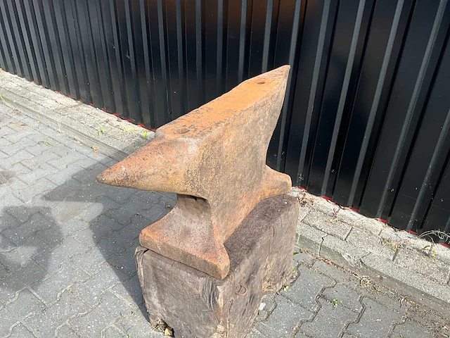 Massief aambeeld 100cm - afbeelding 1 van  4