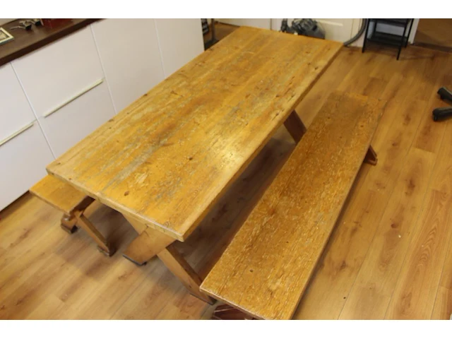 Massief houten kantinetafel met 2 banken. afm. 168 x 72 x 75 cm. - afbeelding 1 van  3