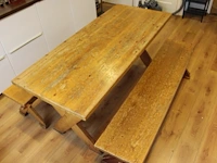 Massief houten kantinetafel met 2 banken. afm. 168 x 72 x 75 cm. - afbeelding 1 van  3