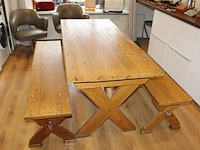 Massief houten kantinetafel met 2 banken. afm. 168 x 72 x 75 cm. - afbeelding 2 van  3