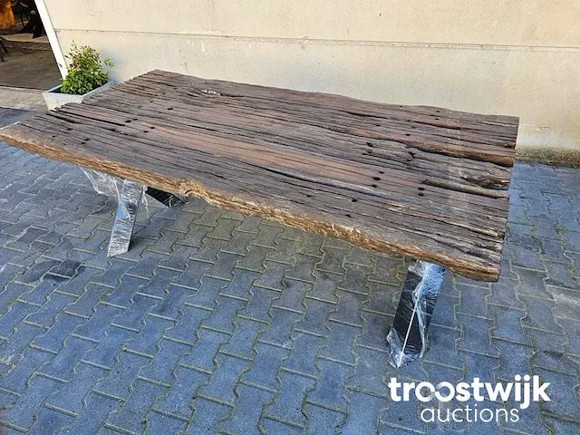 Massief oud houten eettafel incl. stalen onderstel 199cm breedte 100-102cm hoogte 79cm - afbeelding 2 van  5