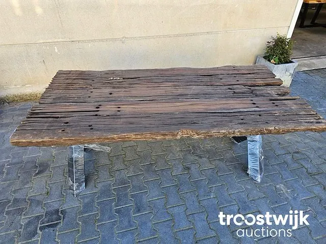 Massief oud houten eettafel incl. stalen onderstel 199cm breedte 100-102cm hoogte 79cm - afbeelding 5 van  5
