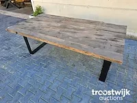 Massief oud houten eettafel incl. stalen onderstel 201cm breedte 99-106cm hoogte 74cm - afbeelding 2 van  5