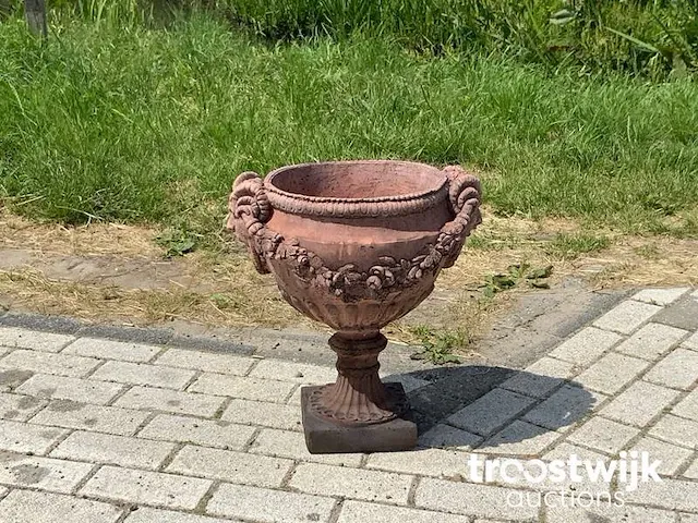 Massief stenen franse plantenbak - afbeelding 3 van  3