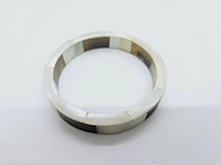 Massieve parelmoer armband - anna valerie adolf - afbeelding 3 van  4