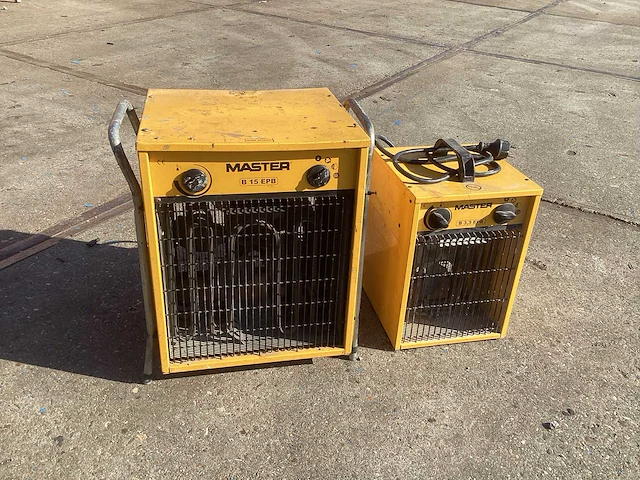 Master b 15 & b 3,3 heater (2x) - afbeelding 1 van  3