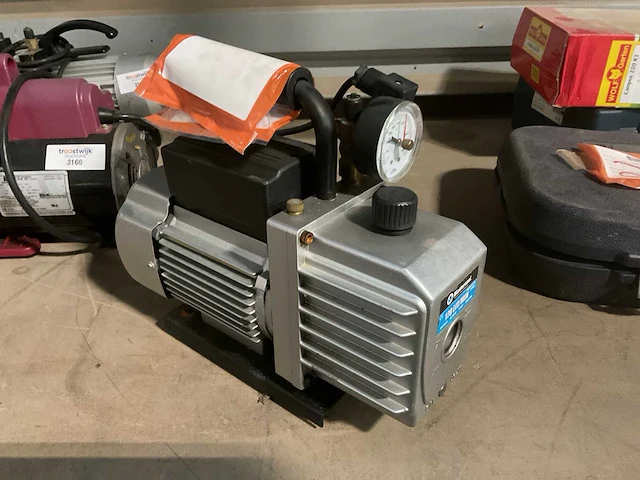 Mastercool 90066-2v-220 vacuümpomp - afbeelding 1 van  5