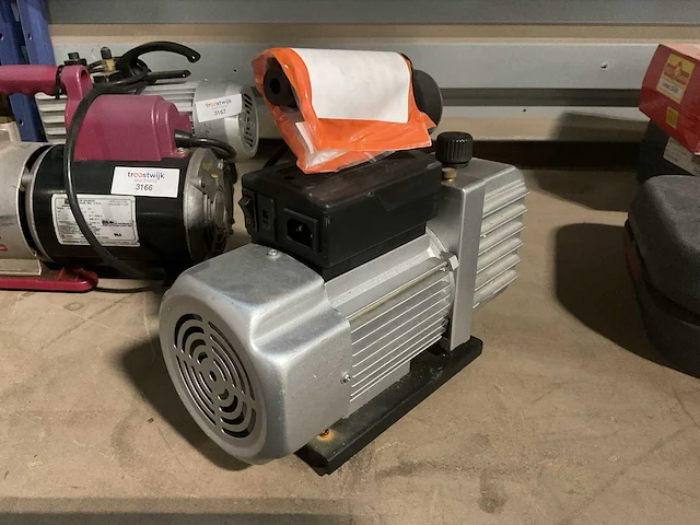 Mastercool 90066-2v-220 vacuümpomp - afbeelding 4 van  5