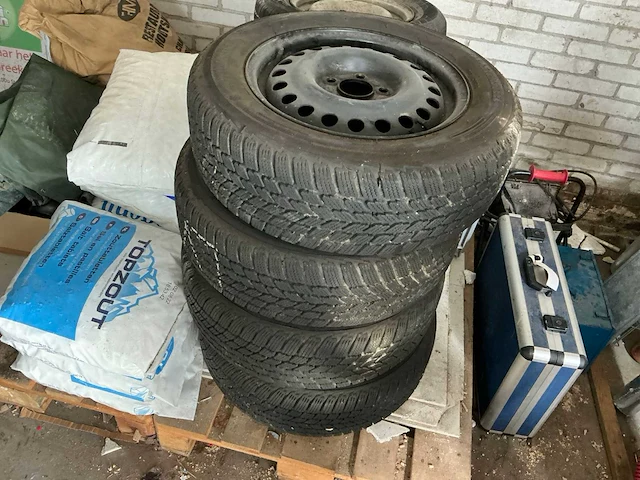 Mastersteel en interstate winter+ winter en zomerbanden (8x) - afbeelding 5 van  12