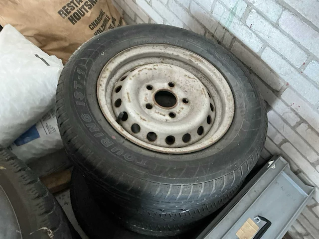 Mastersteel en interstate winter+ winter en zomerbanden (8x) - afbeelding 12 van  12