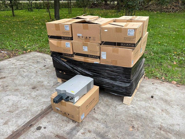 Mastervolt - soladin 1500 web - gebruikte 1.5k omvormer (20x) - afbeelding 1 van  3