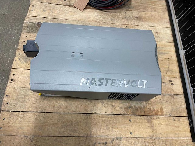 Mastervolt - soladin 1500 web - gebruikte 1.5k omvormer (20x) - afbeelding 2 van  3