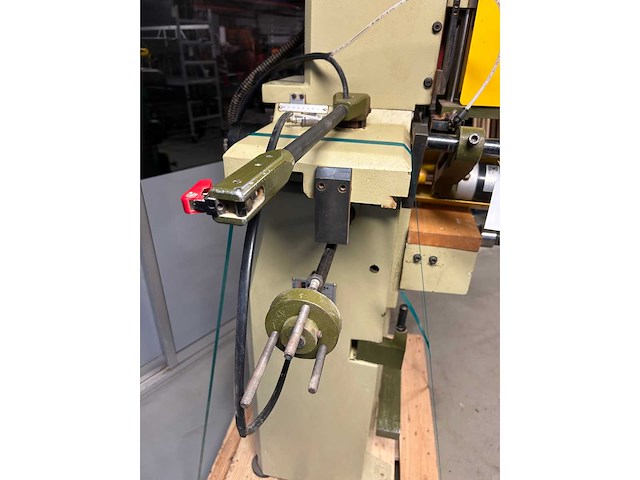 Masterwood om b1 v verticale gatensteek machine - afbeelding 13 van  14