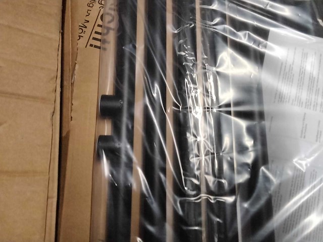 Mat zwarte designradiator. - afbeelding 2 van  4