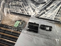 Mat zwarte designradiator. - afbeelding 3 van  4