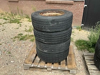 Matador 265/70 r19.5 op velg - afbeelding 1 van  9