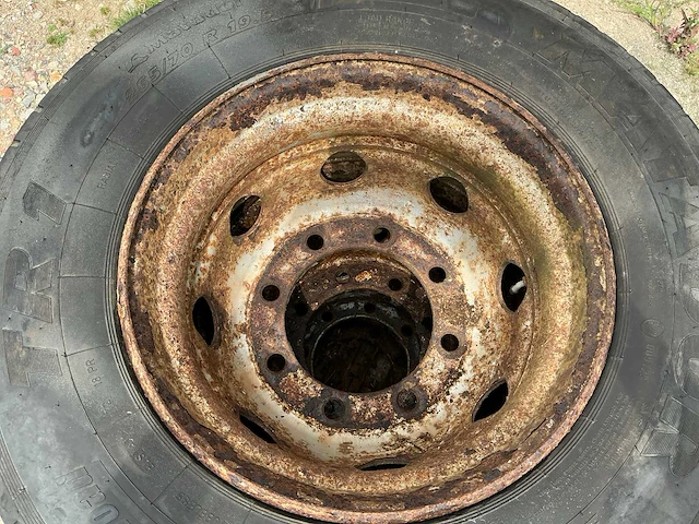 Matador 265/70 r19.5 op velg - afbeelding 3 van  9