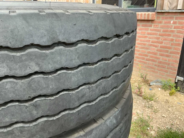 Matador 265/70 r19.5 op velg - afbeelding 6 van  9