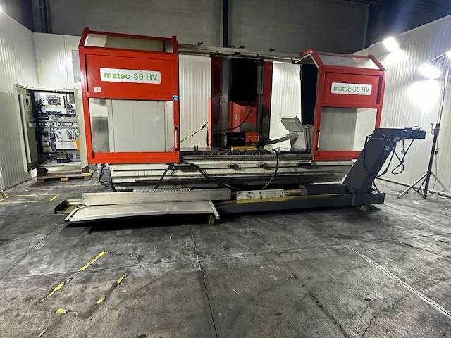 Matec 30 hv machining center with nc swivel head - afbeelding 2 van  10