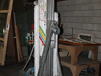 Materiaallift alplift, met vierdelige mast, max belasting 300 kg. let op! hefvorken ontbreken. - afbeelding 2 van  3