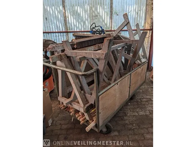 Materiaalwagen met inhoud - afbeelding 1 van  8