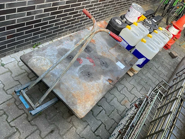 Materiaalwagen - afbeelding 2 van  4