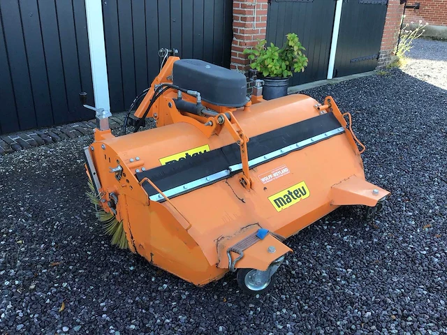 Matev - 2013 - swe m14-45 - straatveegmachine - afbeelding 9 van  15