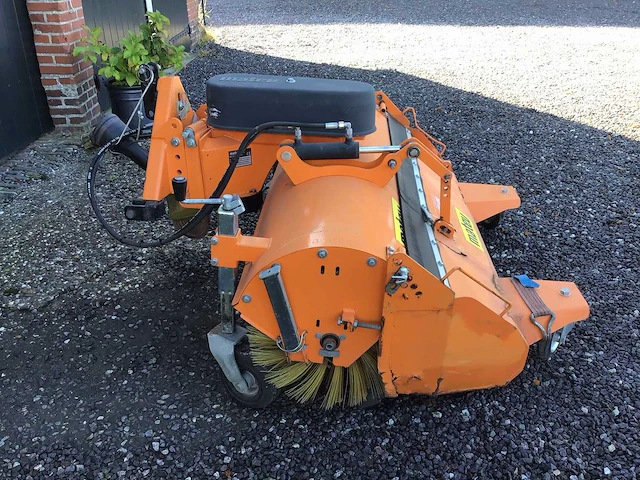 Matev - 2013 - swe m14-45 - straatveegmachine - afbeelding 10 van  15