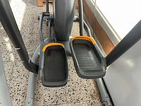 Matrix excite crosstrainer - afbeelding 4 van  5