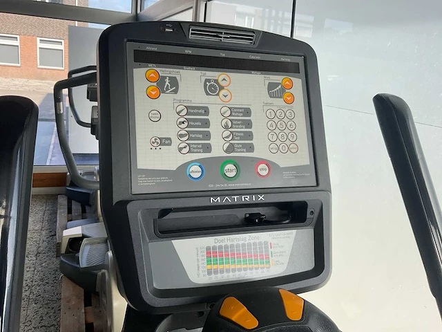 Matrix excite crosstrainer - afbeelding 5 van  5