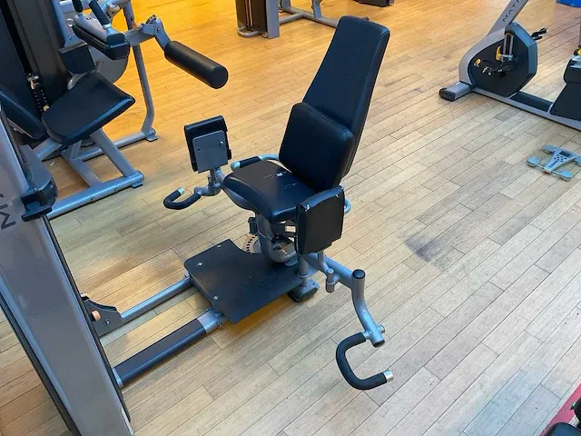 Matrix versa hip adductor / abductor machine - afbeelding 4 van  15