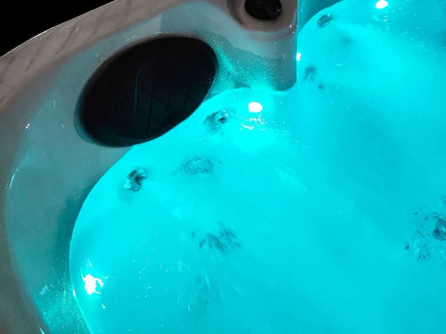 Mawialux 5-persoons buitenspa met balboa - afbeelding 11 van  12