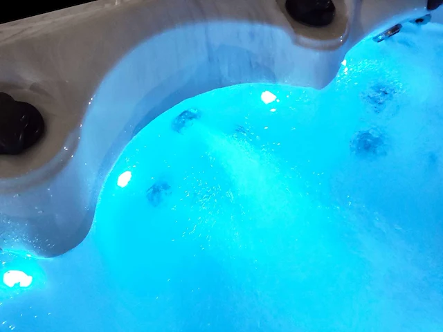 Mawialux 5-persoons buitenspa met balboa - afbeelding 12 van  12