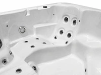 Mawialux 5-persoons buitenspa (plug and play met 1x 220v stekker) - afbeelding 5 van  9