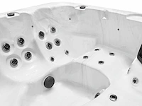 Mawialux 5-persoons buitenspa (plug and play met 1x 220v stekker) - afbeelding 7 van  9