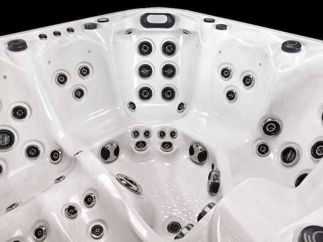 Mawialux 6-persoons buitenspa met balboa en biuetooth (2 kleuren mogelijk) - afbeelding 11 van  16