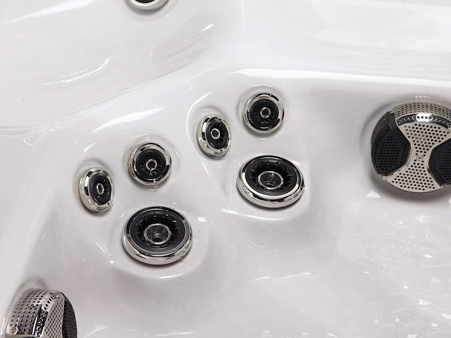 Mawialux 6-persoons buitenspa met balboa en biuetooth (2 kleuren mogelijk) - afbeelding 13 van  16