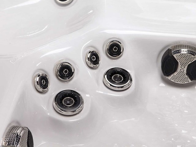 Mawialux 6-persoons buitenspa met balboa en biuetooth (2 kleuren mogelijk) - afbeelding 13 van  16