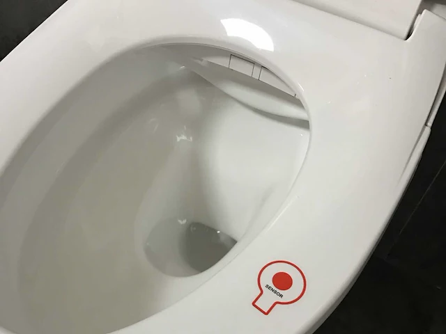 Mawialux inbouw wandcloset met reiniging en automatische closetzitting - afbeelding 10 van  14