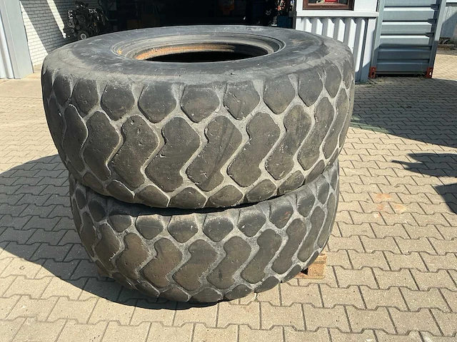 Maxam 3x / michelin 1x ms301 banden shovel - wiellader - afbeelding 3 van  14