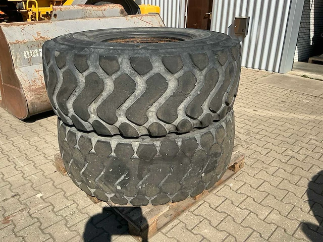 Maxam 3x / michelin 1x ms301 banden shovel - wiellader - afbeelding 7 van  14