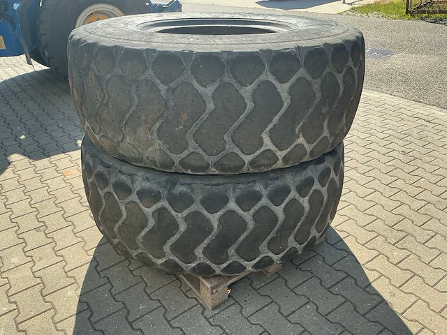 Maxam 3x / michelin 1x ms301 banden shovel - wiellader - afbeelding 13 van  14