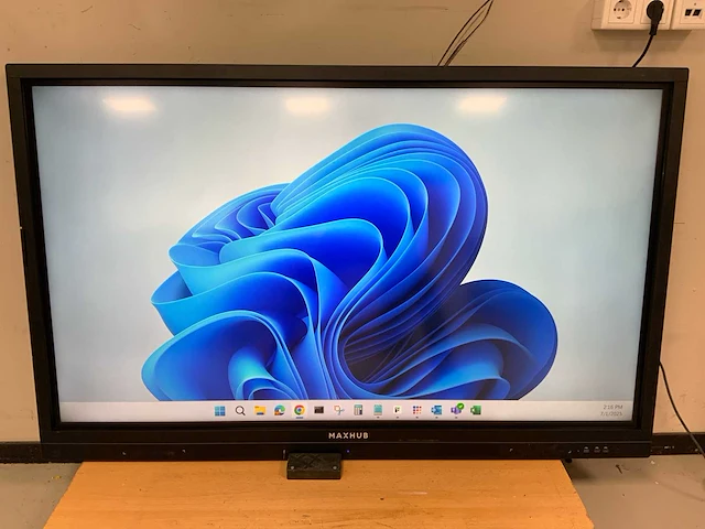 Maxhub (c65ca), core(tm) i7-6700, 16 gb ram, 256 gb ssd, nvidia (geforce gt 730) 1gb conference flat panel monitor - afbeelding 1 van  6