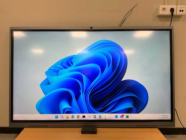 Maxhub (s65fd) 65”, core(tm) i7-8700, 16 gb ram, no hdd, nvidia geforce gtx 1050 ti 4 gb interactive inteligent panel monitor - afbeelding 1 van  8